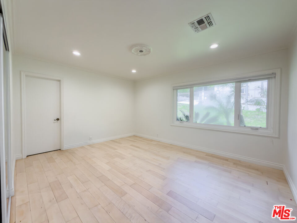 1094 Garden Ln