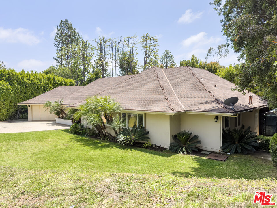 1094 Garden Ln