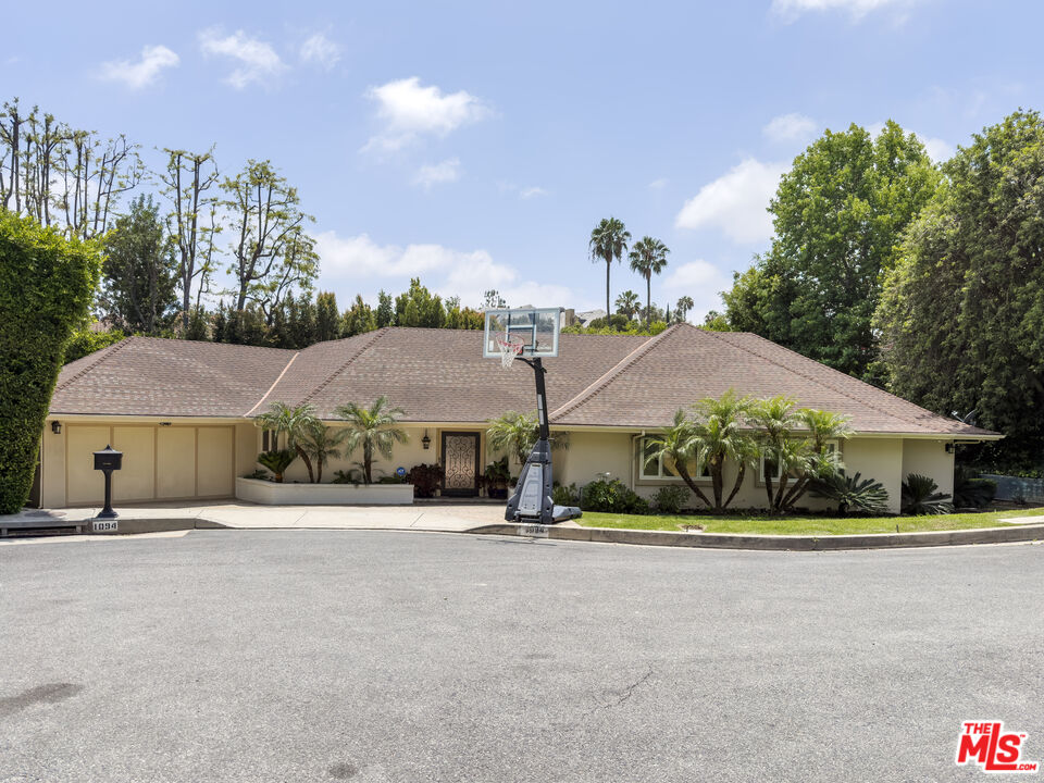 1094 Garden Ln