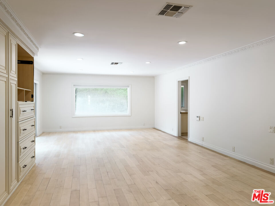 1094 Garden Ln