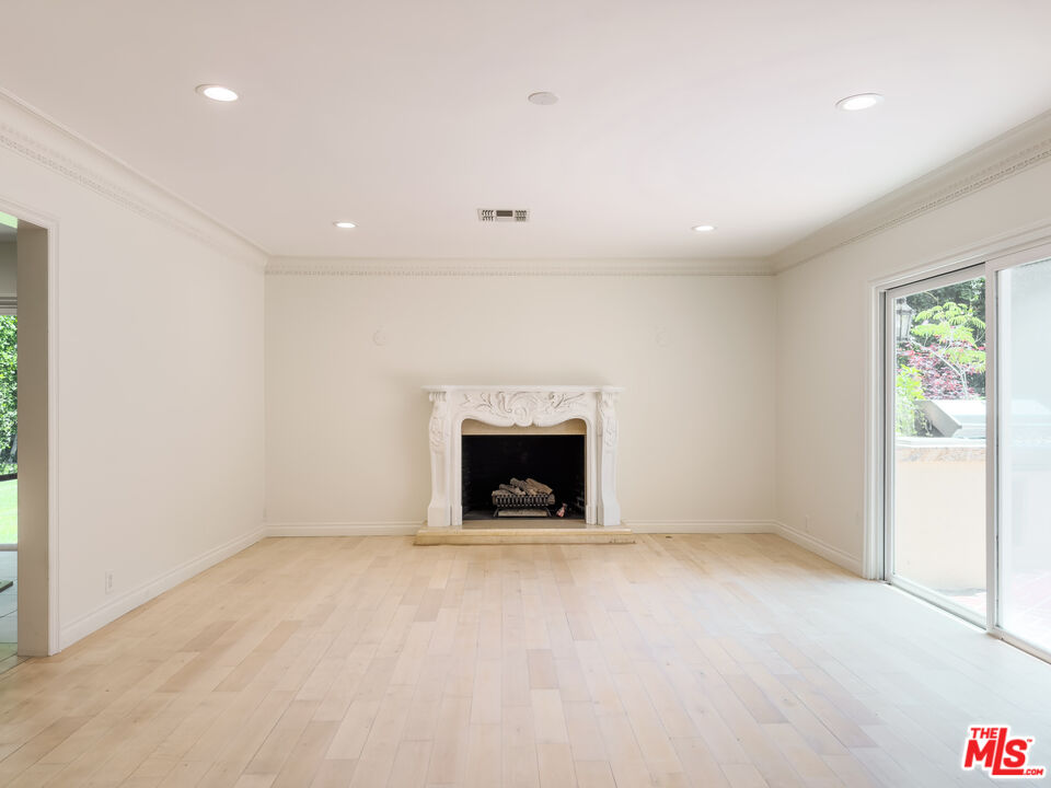 1094 Garden Ln