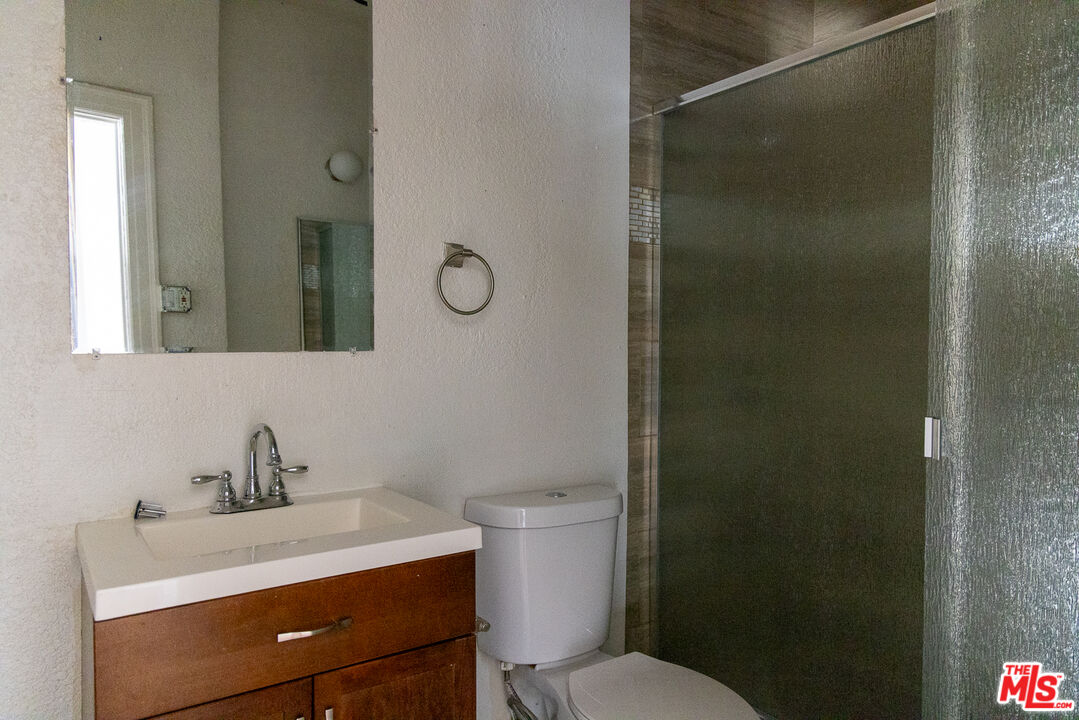661 Shatto Pl Unit: 201