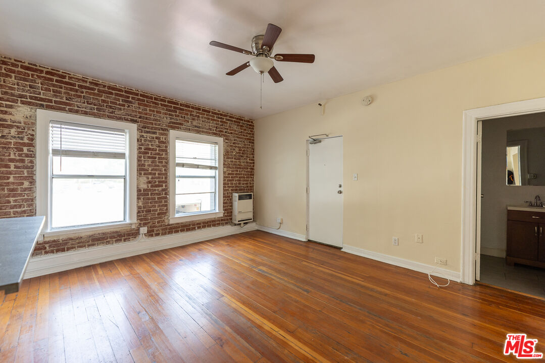 661 Shatto Pl Unit: 201