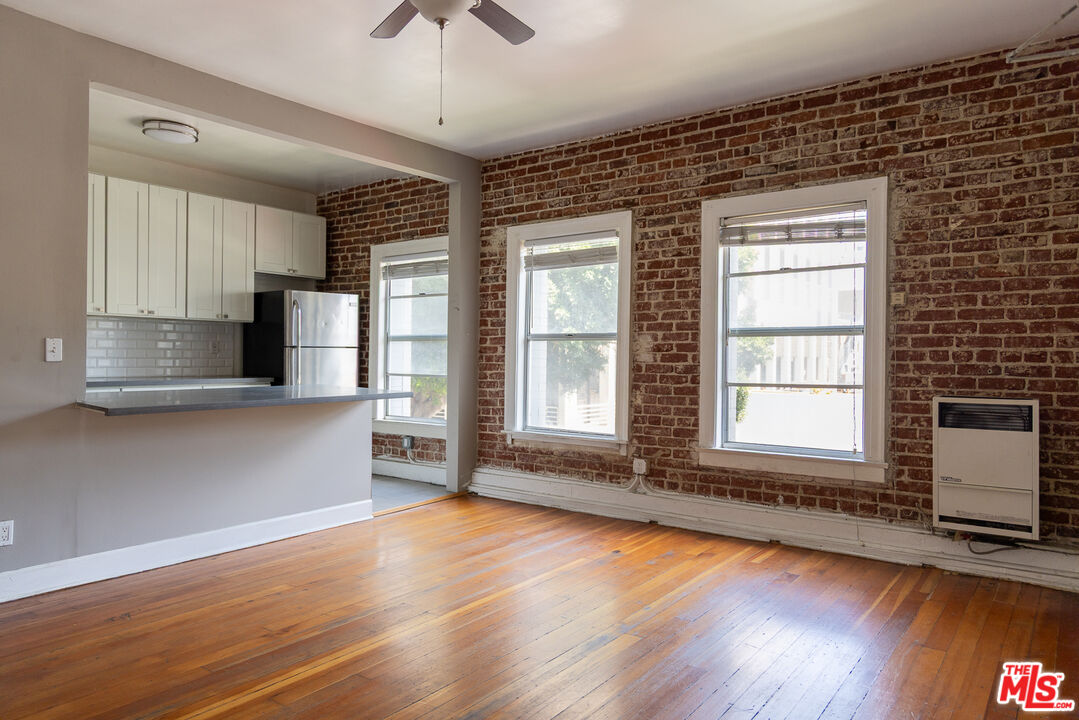 661 Shatto Pl Unit: 201