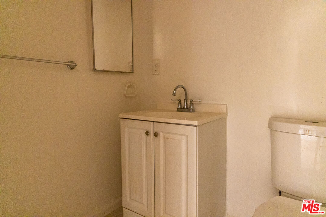 6126 Eleanor Ave Unit: 1