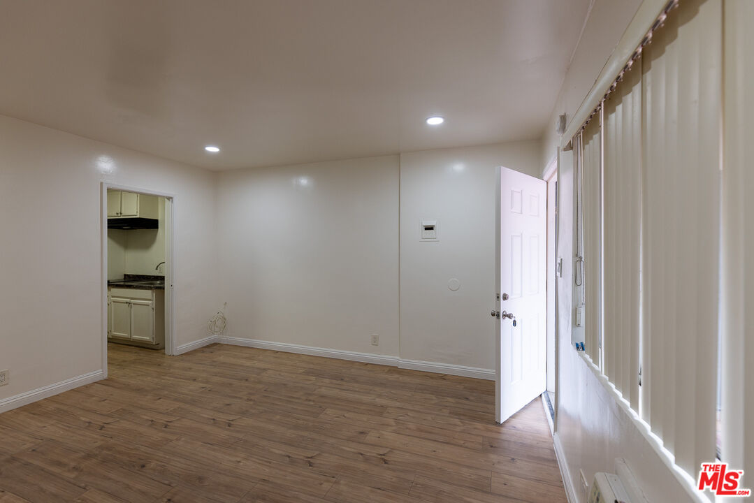 6126 Eleanor Ave Unit: 1