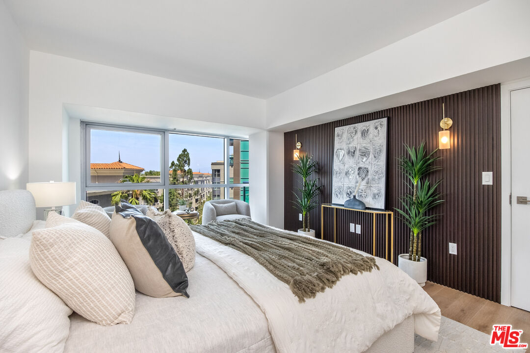 13700 Marina Pointe Dr Unit: 511