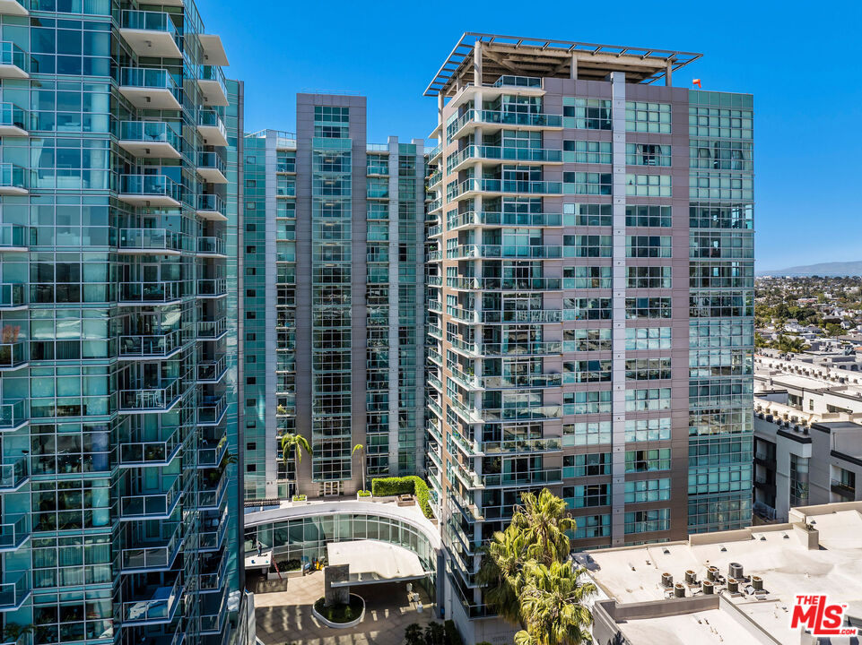 13700 Marina Pointe Dr Unit: 511