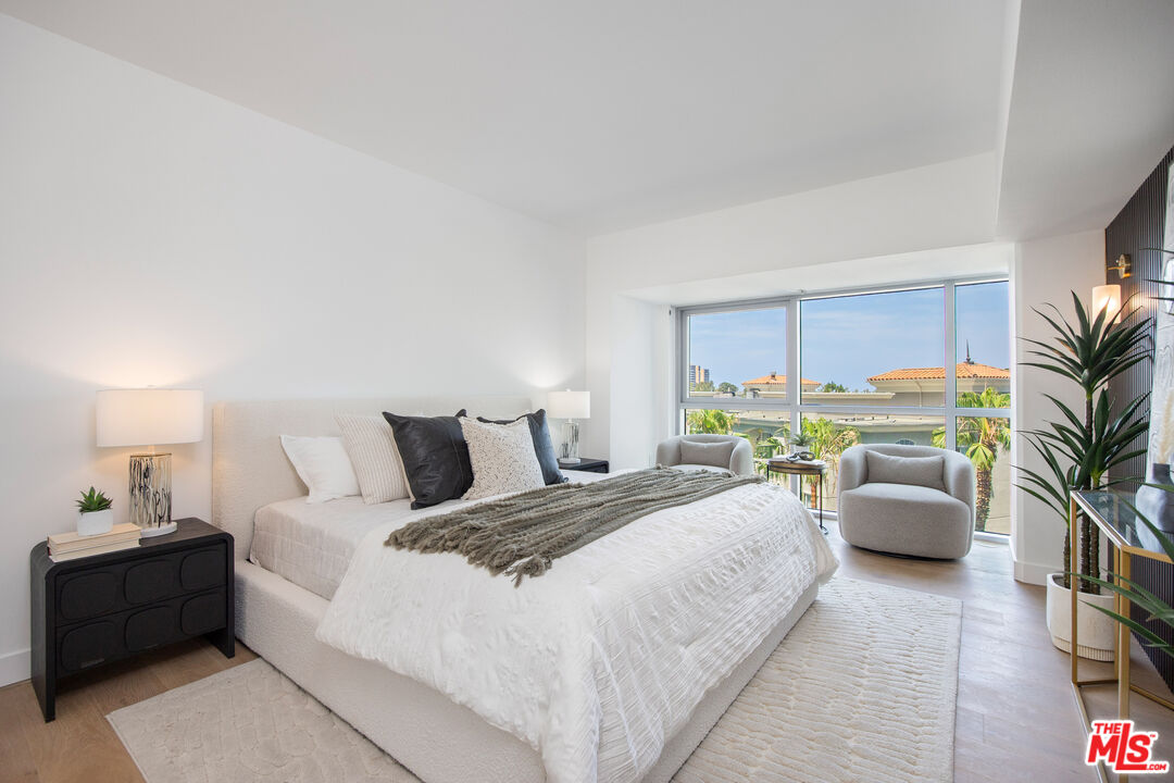13700 Marina Pointe Dr Unit: 511