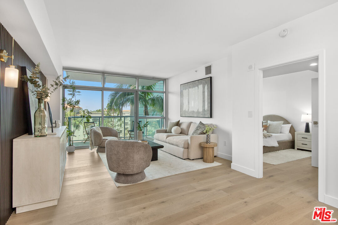13700 Marina Pointe Dr Unit: 511