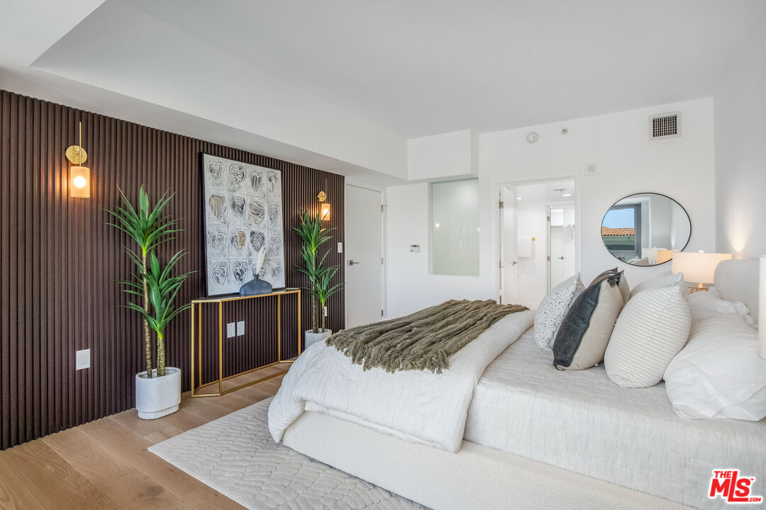 13700 Marina Pointe Dr Unit: 511