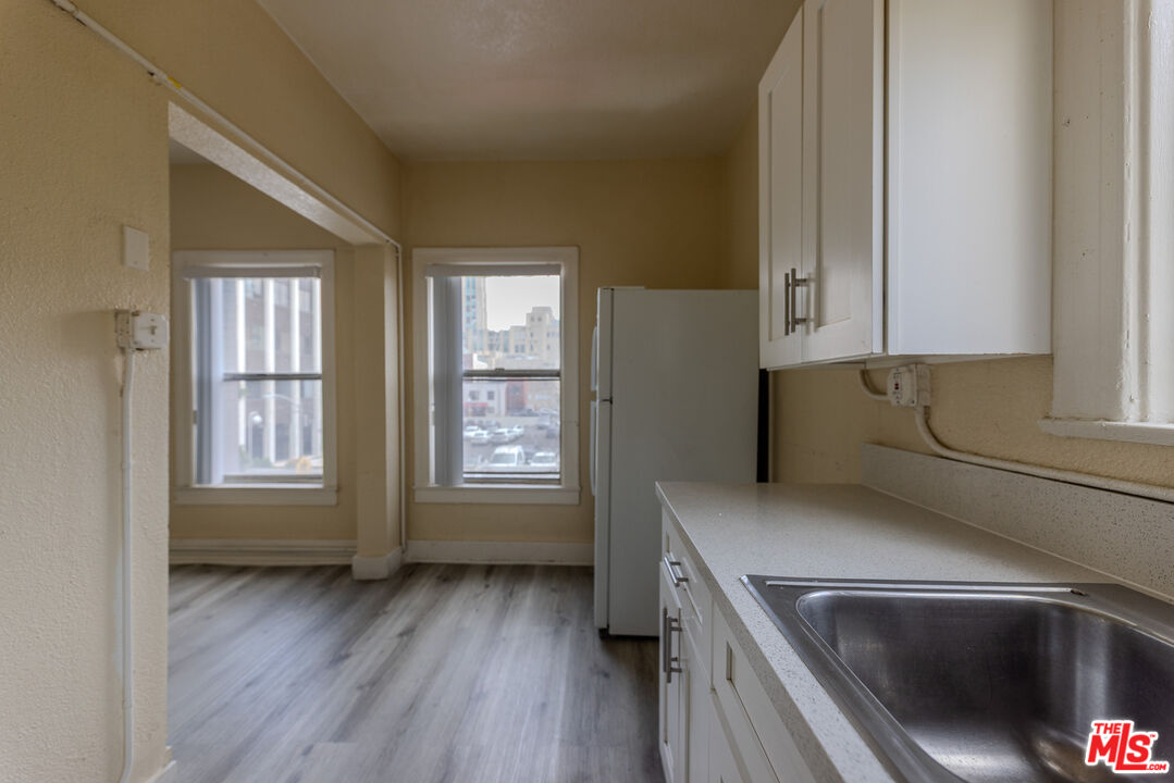661 Shatto Pl Unit: 300