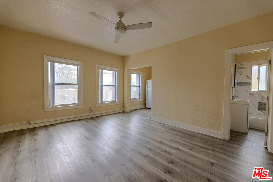 661 Shatto Pl Unit: 300