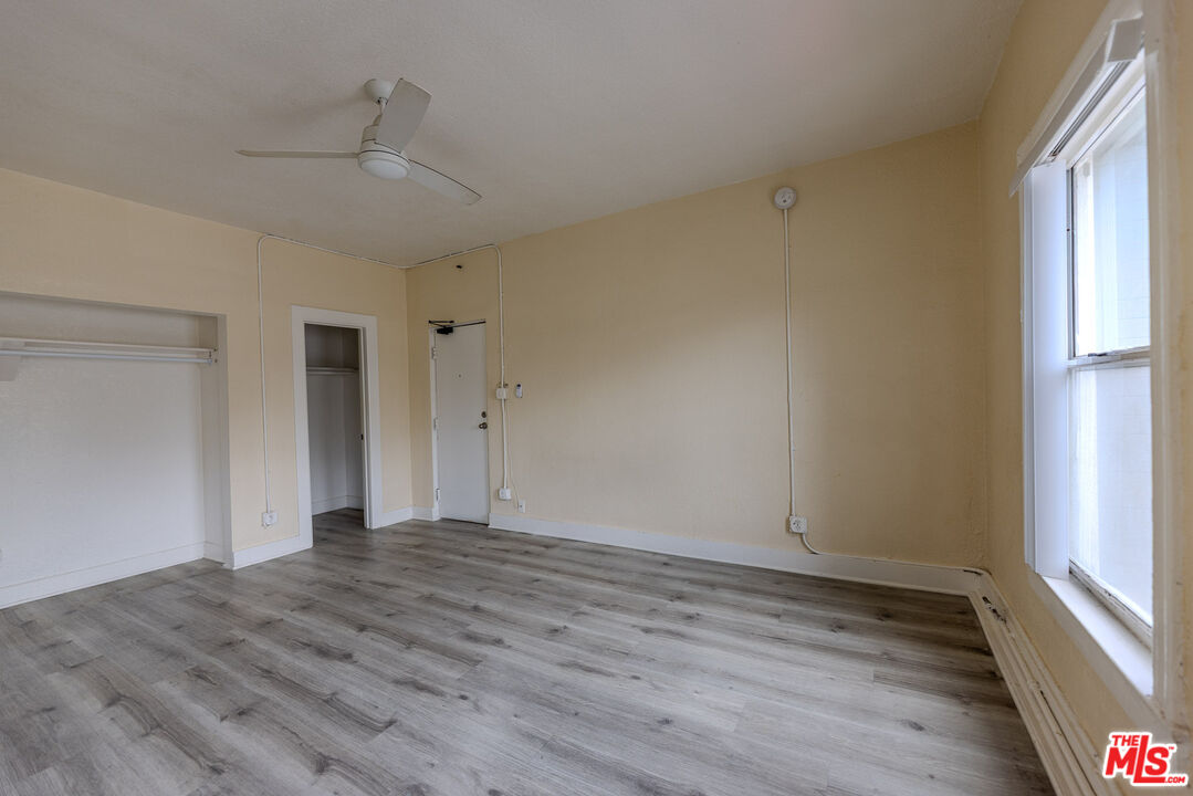 661 Shatto Pl Unit: 300