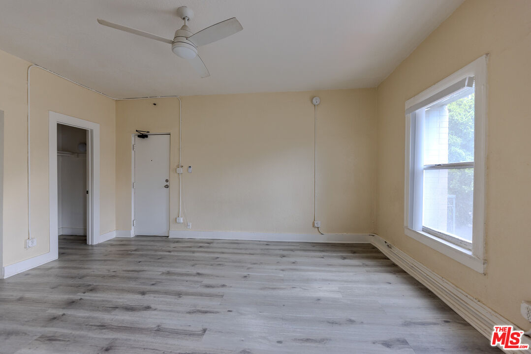 661 Shatto Pl Unit: 300