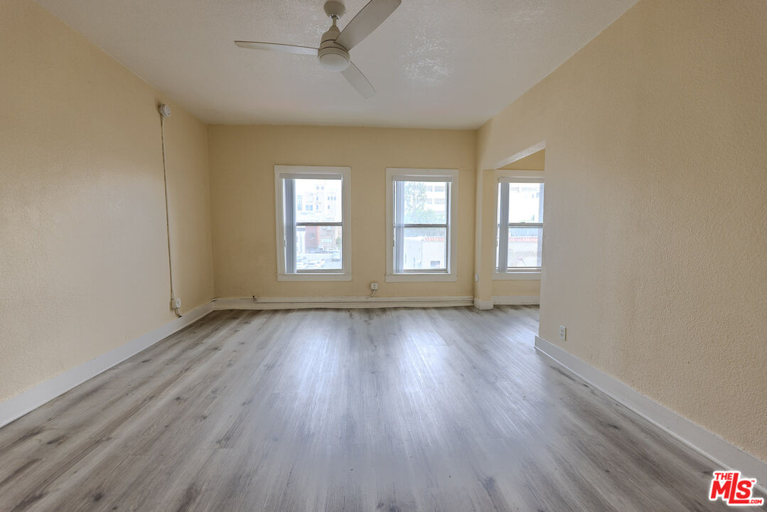 661 Shatto Pl Unit: 300