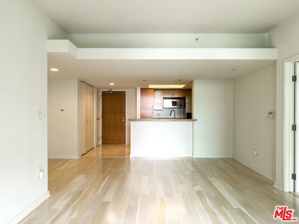 13700 Marina Pointe Dr Unit: 1626