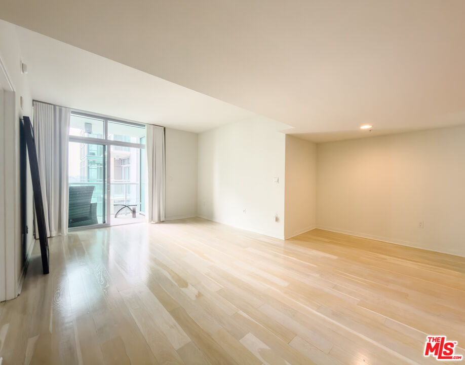 13700 Marina Pointe Dr Unit: 1626