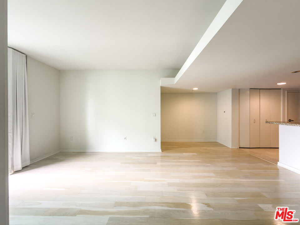 13700 Marina Pointe Dr Unit: 1626