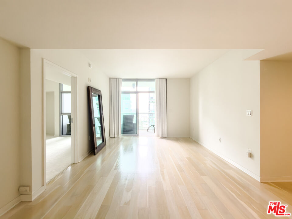 13700 Marina Pointe Dr Unit: 1626