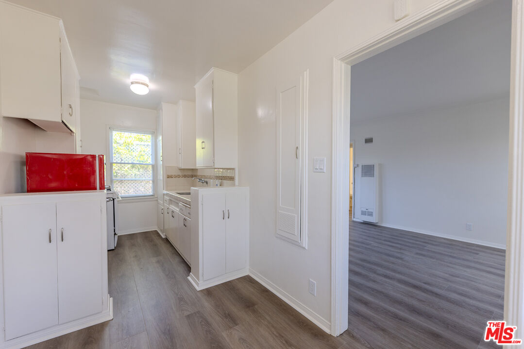 1940 S Robertson Blvd Unit: 10