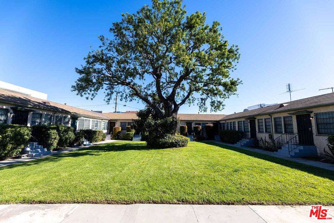 1940 S Robertson Blvd Unit: 10