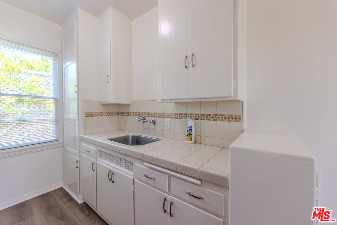 1940 S Robertson Blvd Unit: 10