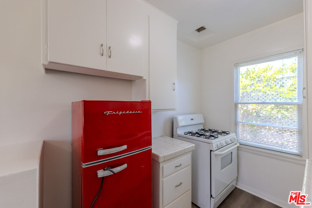 1940 S Robertson Blvd Unit: 10