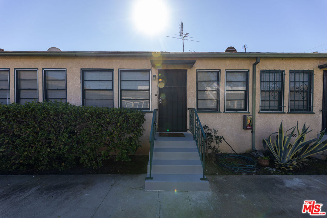 1940 S Robertson Blvd Unit: 10