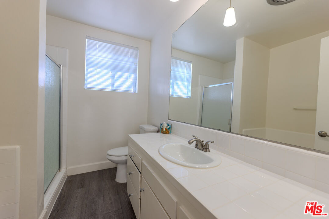 1930 S Robertson Blvd Unit: 7