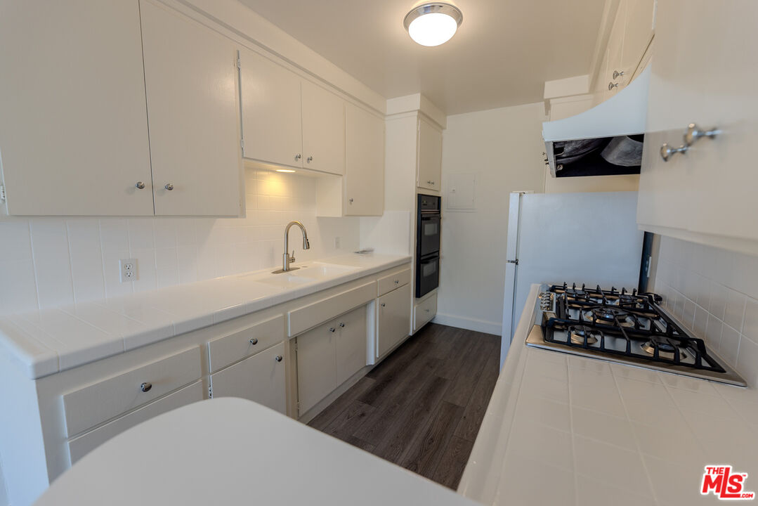 1930 S Robertson Blvd Unit: 7