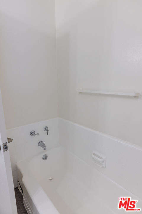 1930 S Robertson Blvd Unit: 7