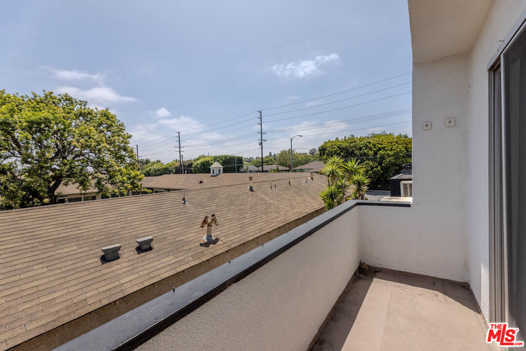 1930 S Robertson Blvd Unit: 7