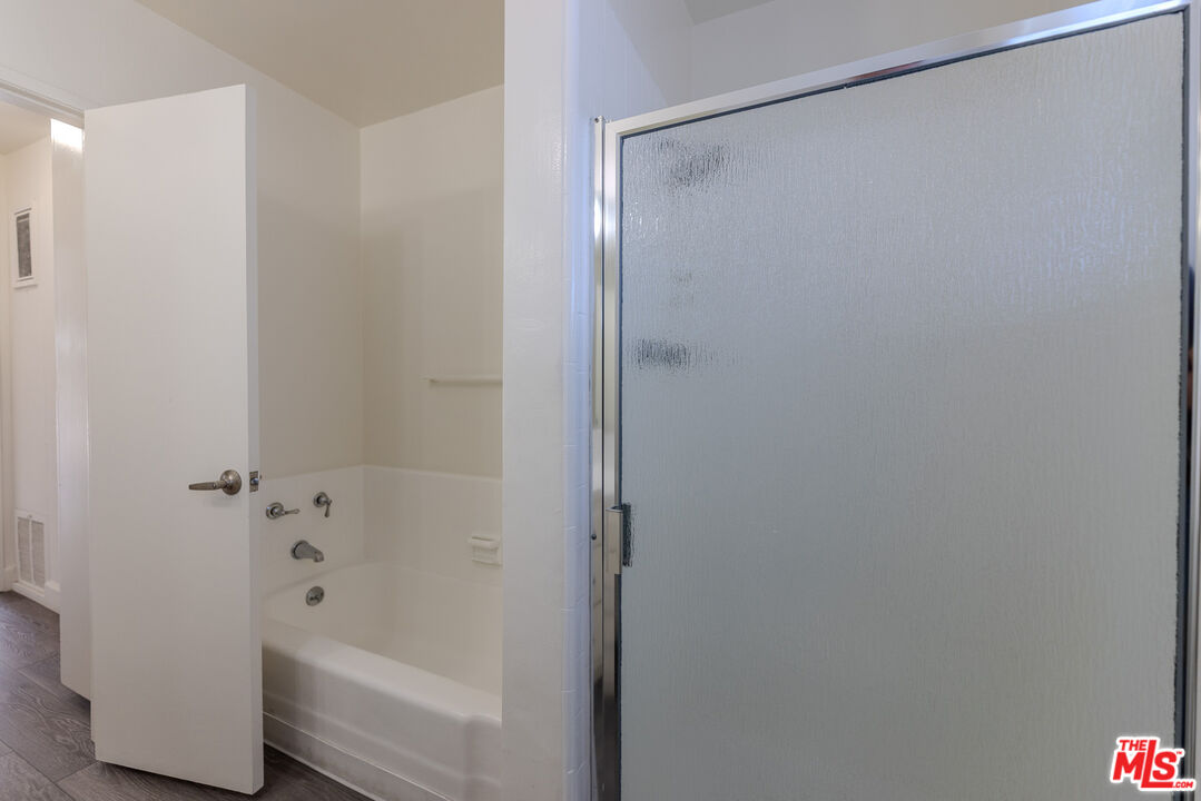 1930 S Robertson Blvd Unit: 7