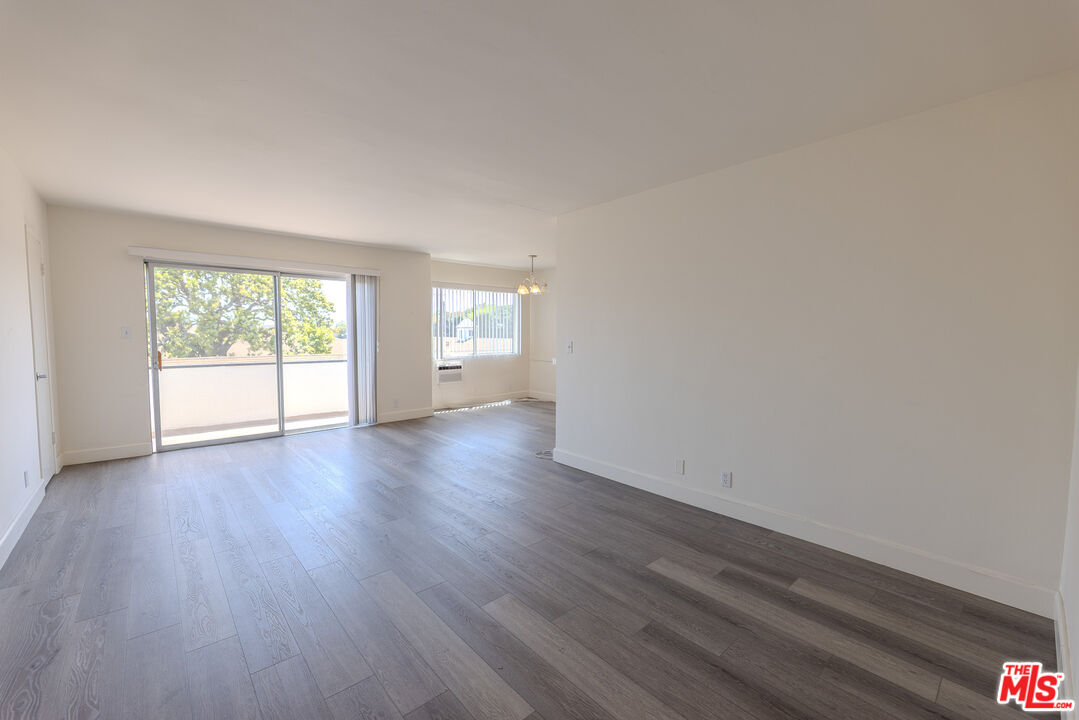 1930 S Robertson Blvd Unit: 7