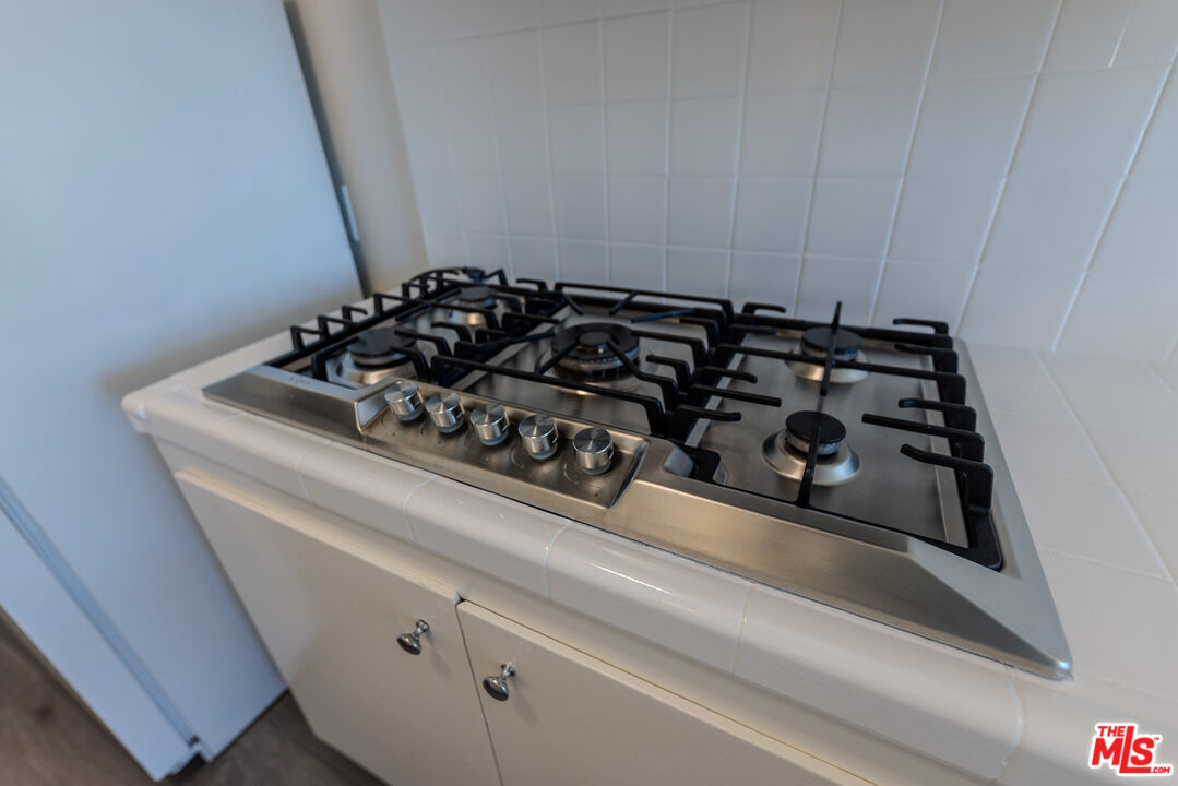 1930 S Robertson Blvd Unit: 7