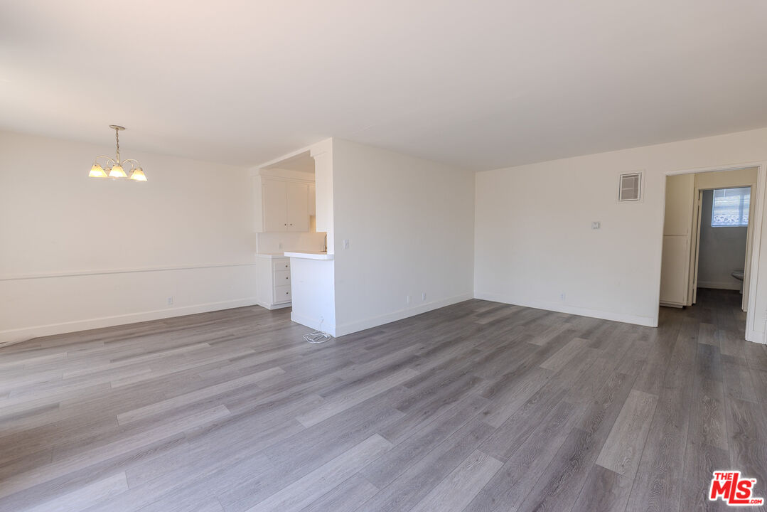 1930 S Robertson Blvd Unit: 7