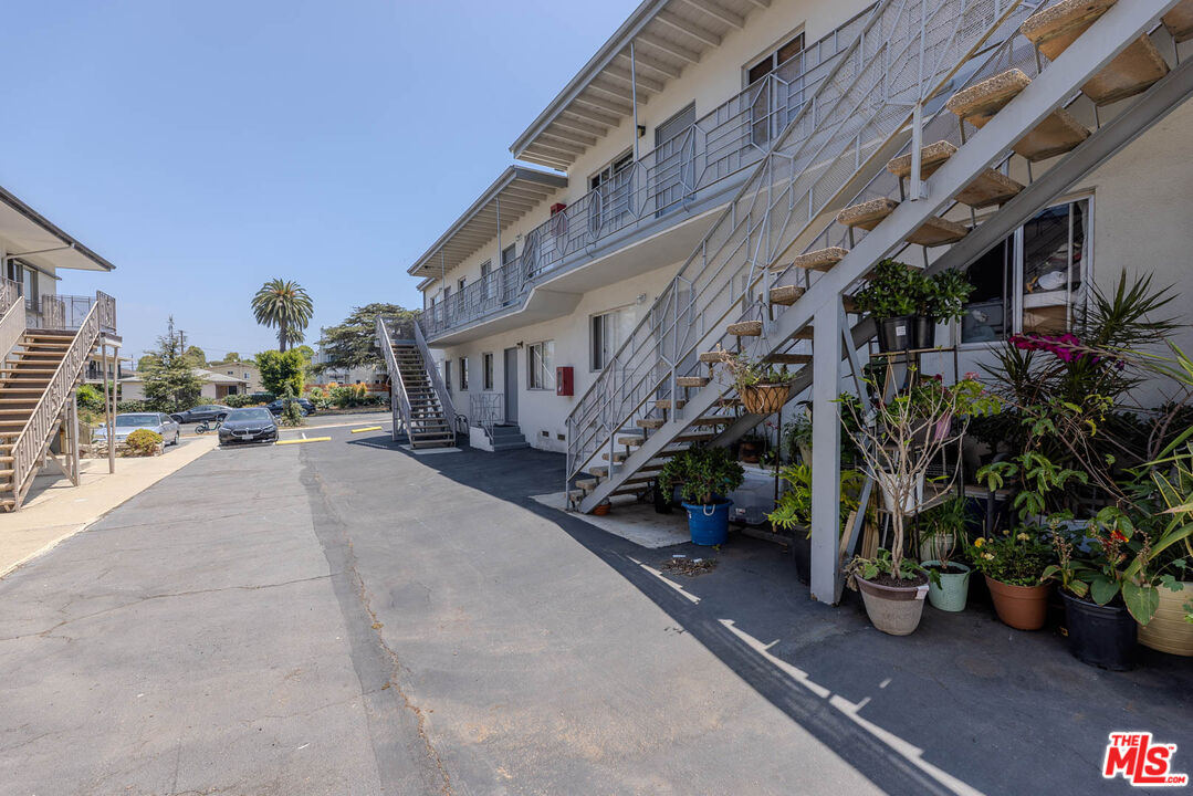 1828 16th St Unit: 1