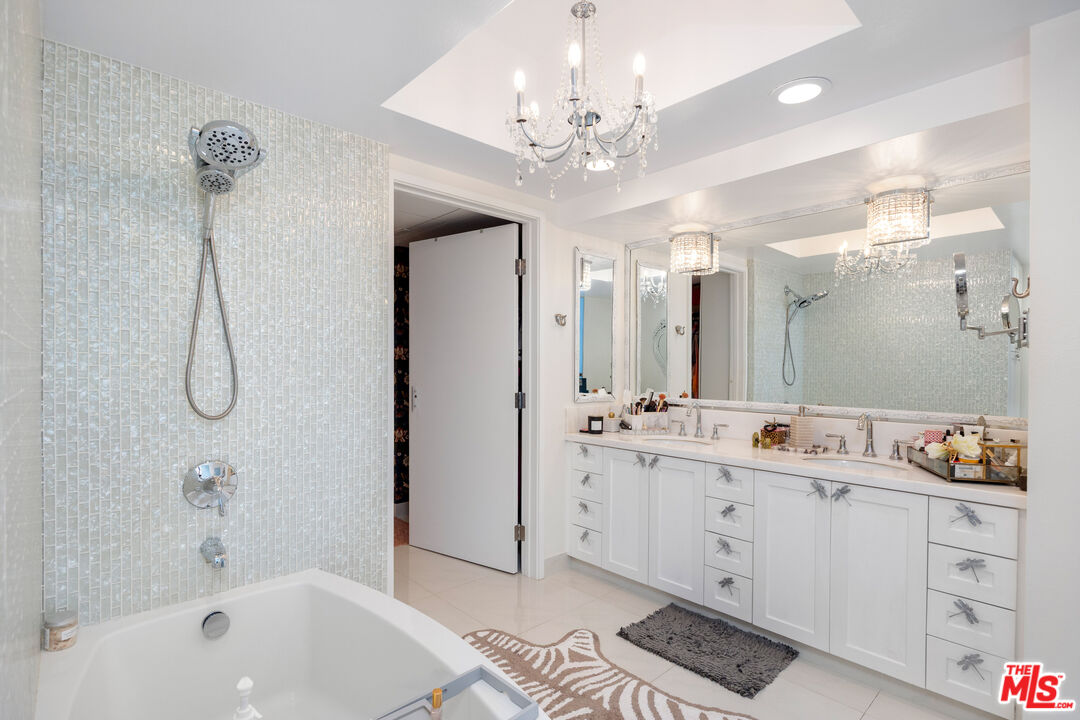 13700 MARINA POINTE DR Unit: 1016