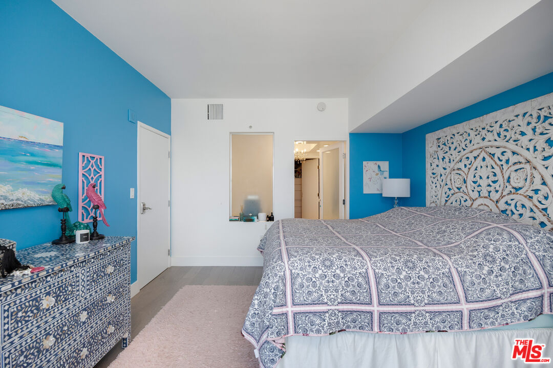 13700 MARINA POINTE DR Unit: 1016