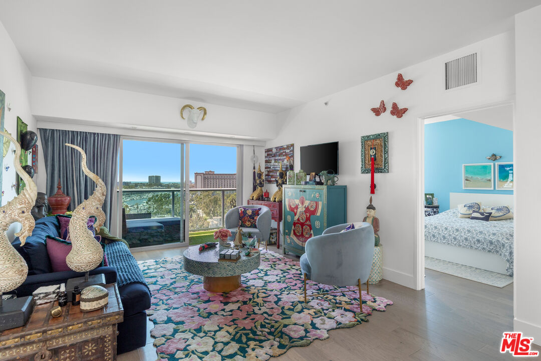 13700 MARINA POINTE DR Unit: 1016