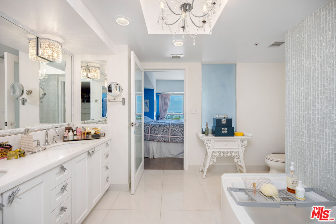13700 MARINA POINTE DR Unit: 1016