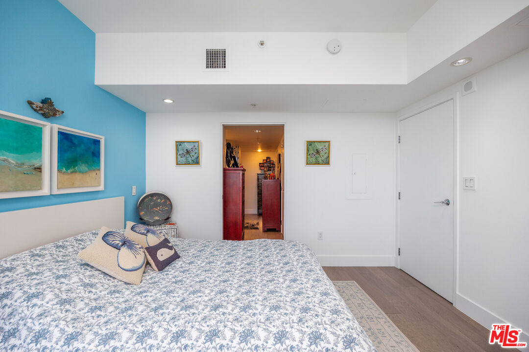 13700 MARINA POINTE DR Unit: 1016
