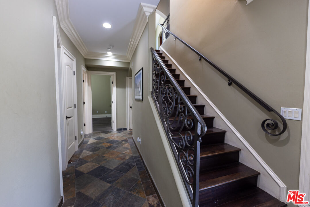 1912 Vanderbilt Ln Unit: C