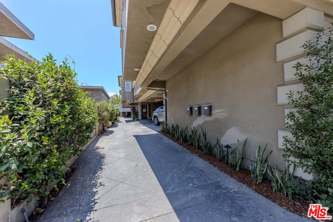 1912 Vanderbilt Ln Unit: C