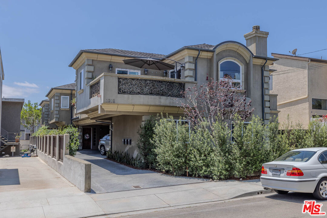 1912 Vanderbilt Ln Unit: C