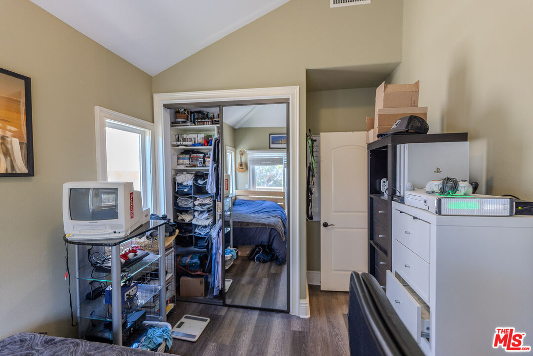 1912 Vanderbilt Ln Unit: C