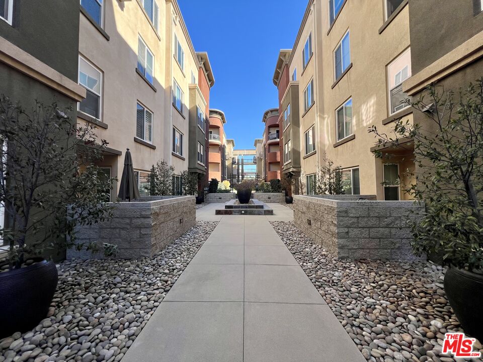 6020 Seabluff Dr Unit: 302