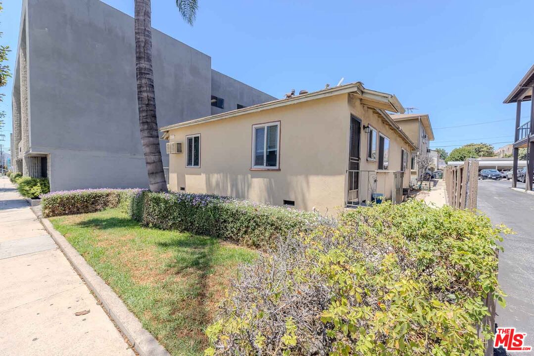 233 E Alameda Ave Unit: A