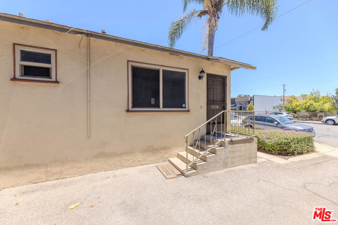 233 E Alameda Ave Unit: A